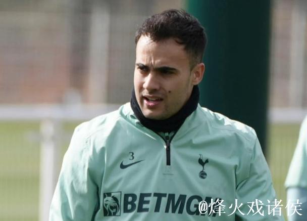 记者:雷吉隆即将加盟迈阿密国际 记者:雷吉隆即将加盟迈阿密国际